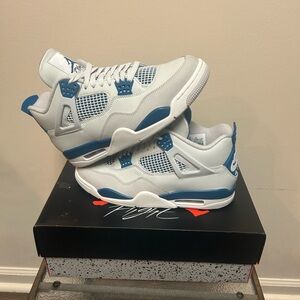 Air Jordan 4 retro ‘military blue’
